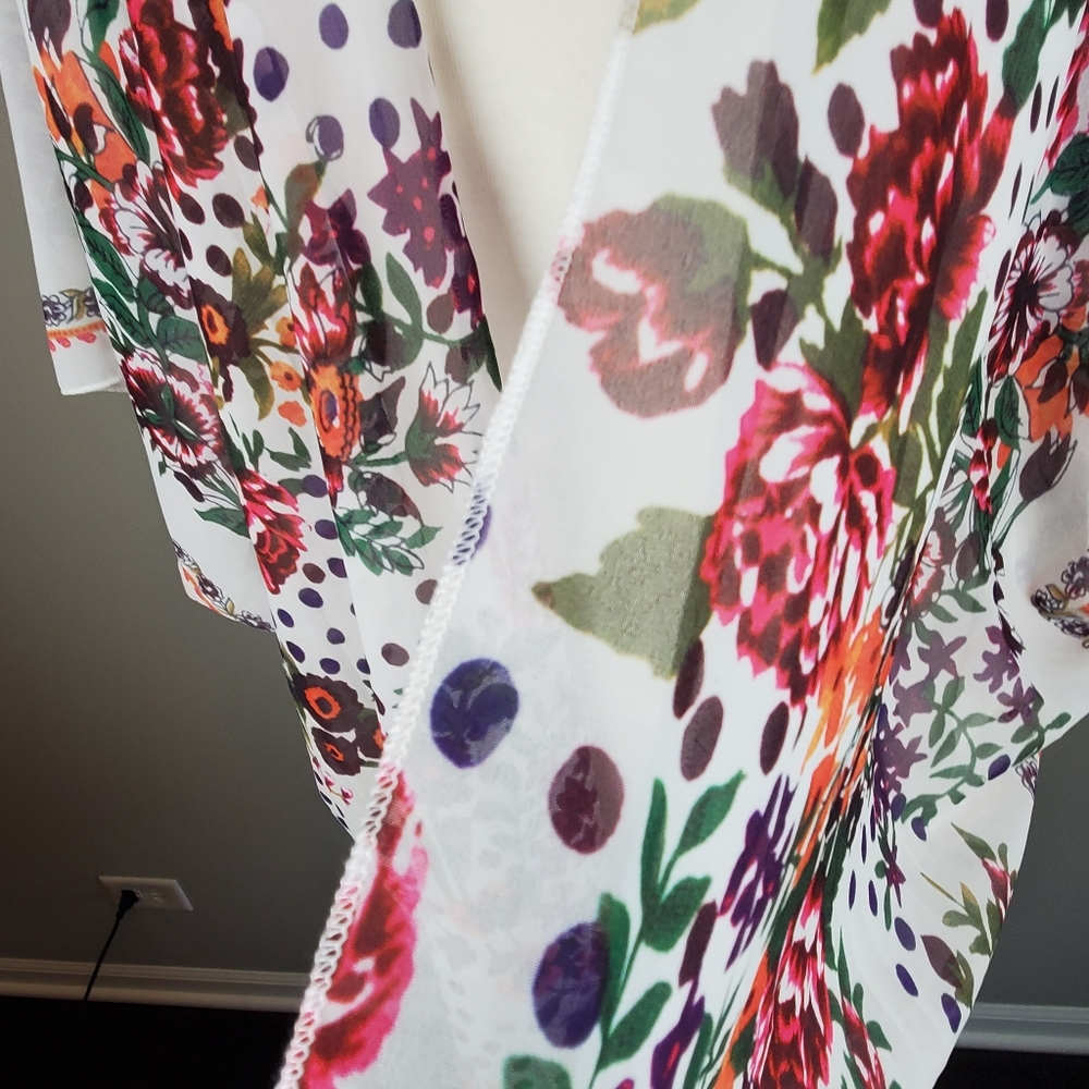 Floral Kimono Style Top / Cover Up - Picture 4 of 8